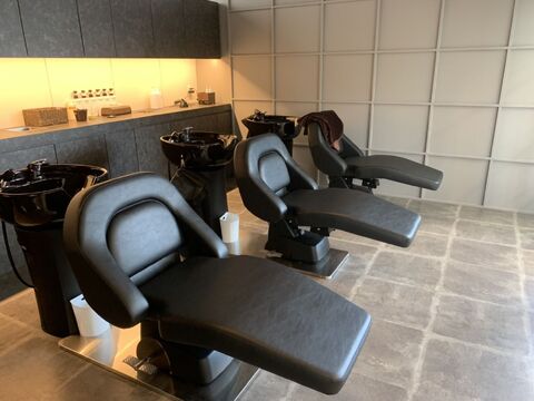 【八日市駅】≪年間休日110日≫≪社会保険完備≫≪第3日曜休み≫オーナーさんからマンツーマン技術を学べる！着付けも勉強できる環境あり！入客チャンスあり！「OSAYA tatebe（オサヤタテベ）」からアシスタント（美容師）の求人☆★