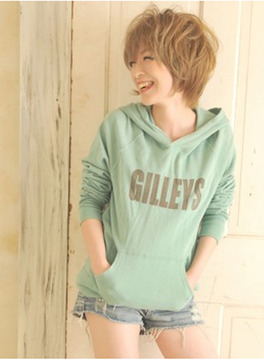 【三宮】社会保険完備★定期的に撮影も行っているので、クリエイティブな活動にも参加でき、スタッフさん同士も仲良しで長く務めることが出来る環境♪アンティーク調のオシャレなサロン“Jule（ジュール）”からアシスタント（美容師）の求人☆☆