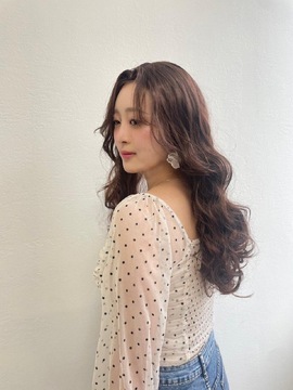 【西宮北口】≪月給22万円〜≫≪月8日休み≫≪社会保険完備≫≪土日月1日休みOK≫努力次第で1年半でスタイリストデビュー可能！！早期スタイリストデビューをしたい方にはピッタリの環境!駅から徒歩1分と好立地のアットホームサロン「arch for hair（アーチフォーヘアー）」からアシスタント（美容師）の求人☆★