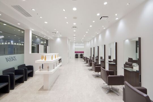 【武蔵小杉】＜完全週休2日制＞＜社会保険完備＞などの抜群の待遇を整えるTAYAグループ☆それ以外にも入客チャンスが多く月給30万円以上稼ぐスタッフも多数在籍！プライベートも充実可能！♪TAYA 武蔵小杉東急スクエア店（タヤムサシコスギトウキュウスクエアテン）からスタイリスト（美容師）の求人☆★