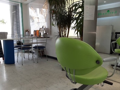 【池田駅】≪完全週休2日制≫≪19時頃に退勤可能≫リーズナブルな価格だけど丁寧な接客で地域の方に大人気！頑張り次第で30万円以上の収入も可能です！スタッフ定着率が長くずっと活躍してもらえる環境です！「Lucina AD（ルキナエーディー）」からスタイリスト（美容師）の求人☆★