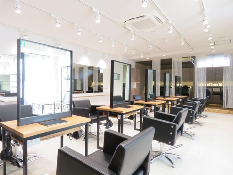 【野々市駅】≪社会保険完備≫≪独立支援あり≫≪パート・アルバイトの方も有給あり≫≪柔軟な働き方の選択可能≫≪業務委託の方は保証給の相談可能≫どんな雇用形態でもスタッフさん1人1人が働きやすい環境です。「K・O・S beauty（ケーオーエスビューティー）」からアシスタント（美容師）の求人★☆