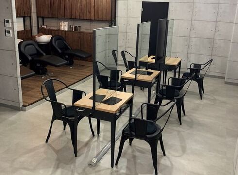 【茶屋町】≪20代メイン≫≪年間休日118日≫≪推し活休暇や産休育休など整った環境≫≪3ヶ月、6ヵ月、1年とデビュー年数を選択可能≫≪社会保険完備≫営業時間内レッスン可能！日本一仲間を応援プロデュースする企業！「Eir 梅田（エイルウメダ）」からアシスタント（美容師）の求人★☆