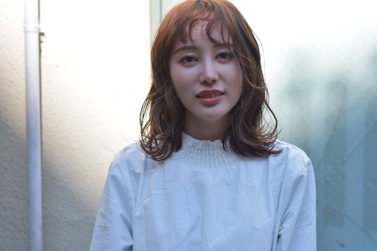 【長居】≪完全週休2日制≫≪スタイリスト月給28万円〜≫≪19時迄に退勤可能≫待遇面がしっかりしているので安心して長く働ける環境。スタッフを大事にするサロンで、やりがいを持って美容師として成長していけます！「Theater（シアター）」からスタイリスト（美容師）の求人★☆