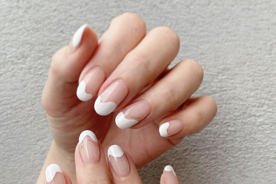 【芦屋】≪社会保険完備≫≪完全週休2日≫≪実働8時間≫≪産休育休実績あり≫≪社員割引あり≫バックアップ体制が整っており、長く安心して働ける！ハイクオリティーのトータルビューティーサロン！「salon de Decollte（サロンドデコルテ）」からネイリスト（ネイル）の求人☆☆