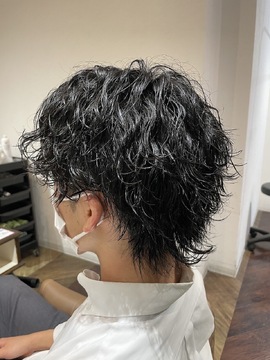 【西宮北口】≪完全週休2日制≫≪社会保険完備≫ミドルキャリア以上のスタッフからしっかり学べます！最短2年でスタイリストデビューも可能！「DAHLI sky（ダリスカイ）」からアシスタント（美容師）の求人☆☆