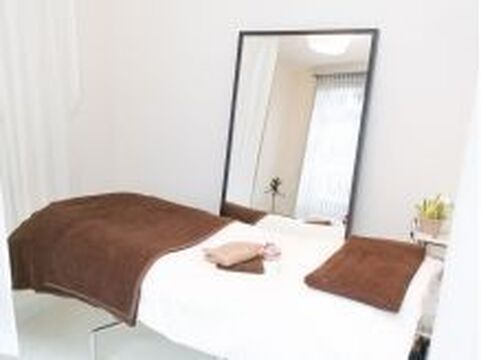 【枚方市駅】≪経験者・未経験者の募集！≫≪マツパ・アイブロウの専任スタッフも相談可能≫プライベートも充実させたい方にオススメ！≪30万円～歩合給支給あり！指名手当100％還元≫≪16時までの勤務可能・残業なし≫アットホームサロンな地域密着型サロン「LADY’Seye（レディースアイ）」からアイリスト（アイデザイナー・まつげエクステ・アイブロウ）の求人★☆★