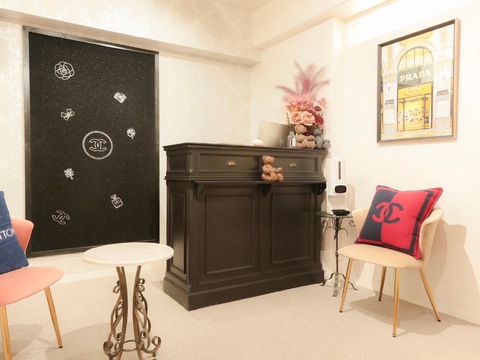 【烏丸】≪ネイルサロンでの実務経験のある方の募集≫≪月8日休み≫≪土日休み可能≫≪社会保険完備≫≪有給休暇あり≫オフィスネイルやマグネットネイルがウリ！実務経験のある方は美容師やアイリスト、エステティシャンとの兼任での業務も可能なトータルビューティーサロン！「NOEL（ノエル）」からネイリスト（ネイル）の求人☆☆