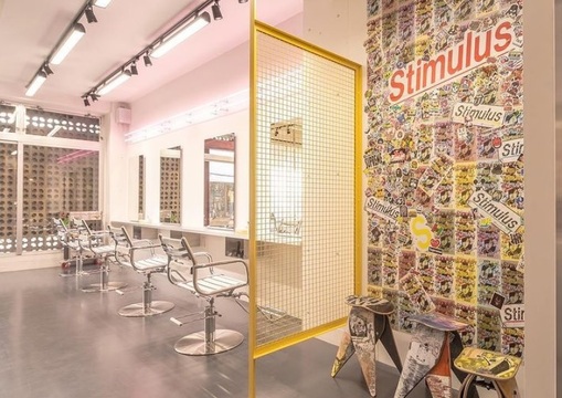 【赤坂】≪社会保険完備・住宅手当あり・メンズ専門店≫世代を問わず多くのお客様がご来店！！たくさんの仲間がいるので色々な技術を見て学ぶ事が可能！！定番のスタイルはもちろん流行のスタイルも追求するメンズスタイル特化サロン「Stimulus（スティミュラス）」からスタイリスト（美容師・理容師）の求人☆★