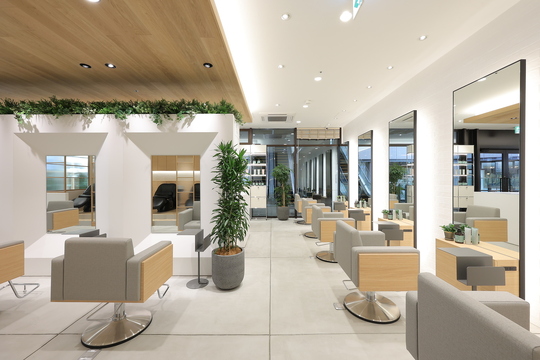 【武蔵小杉】≪月35万円の保障給あり≫≪産休育休実績あり≫≪土日祝休みOK≫≪完全週休2日制≫エリアでもトップレベルの待遇を誇る人気サロン！仕事もプライベートも充実できる最高の環境です！「stair:case 武蔵小杉店（ステアケースムサシコスギテン）」からスタイリスト（美容師）の求人☆★