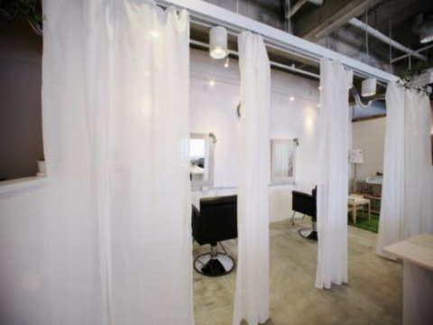 【妙法寺】≪完全週休2日制≫お客様が思わず友人に紹介したくなるサロン！カフェのようなゆったりとした空間でお客様から愛される美容師を目指しませんか 「hair salon Felicias（ヘアーサロンフェリシアス）」からアシスタント（美容師）の求人☆★☆