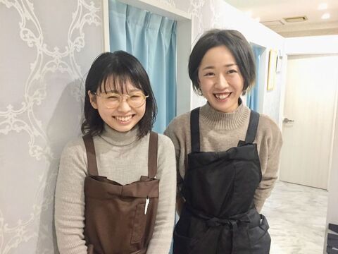 【東大通】≪実働8時間≫≪有給休暇あり・消化率100%≫≪土日祝の希望休OK≫≪社会保険完備≫育成実績が豊富で安心！研修サロンもあるので早くに技術が身につく「Nail&Eyelash Merci（ネイルアンドアイラッシュメルシー）」からアイリスト（まつげエクステ・まつげパーマ・アイブロウ）の求人☆☆