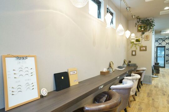 【星川】◆業務委託or正社員◆トレンドを押さえたメニュー展開が魅力！融通の利きやすいサロンなので、ママさんアイリストも多数活躍していますよ！技術指導も営業時間内にできます「Sugar 星川店（シュガーホシカワテン）」からアイリスト（アイデザイナー・まつげエクステ）の求人☆☆