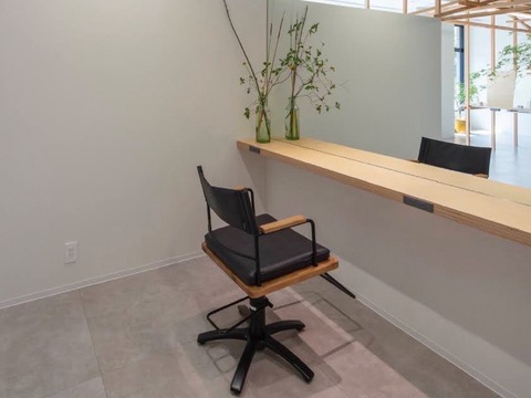 【石部】≪社会保険完備≫≪平均退勤時間20時≫≪月9,10日休み≫≪有給休暇あり≫≪ママさん大歓迎≫≪パートの方は平日のみの勤務OK≫営業時間内レッスンOKのため、効率よくスキルアップができ最短2年でデビュー可能です！「zou（ゾウ）」からアシスタント（美容師）の求人★☆