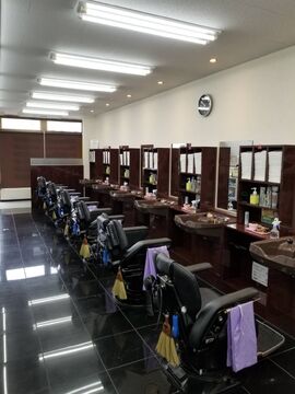 【二条】≪完全週休2日制と月5日休みを選べる♪≫≪技術者28万円〜≫≪最短1年でデビュー可能≫≪営業時間内レッスン可能≫≪制服貸出あり≫平均退社が19時なので、プライベートも充実させて長く働けますよ！☆GUEST 三条店（ゲストサンジョウテン）から理容師（理容室）の求人★☆