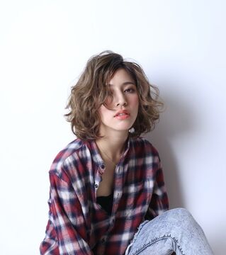 【甲子園口】≪社会保険完備≫≪月給19万円〜≫≪月8休み≫≪20時までに退勤可能≫独自のカリキュラムで最短スタイリストデビューをめざせます。働きやすい環境が　整ったお店です！「BASUKIA（バスキア）」からアシスタント（美容師）の求人☆★☆