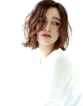 【三宮】≪1日最大15000円保証、日数の縛りナシ≫≪正社員:月給26万円スタート≫≪業務委託:フリー40％／指名55％売上還元≫新規の集客力が抜群！月給40万円以上稼ぐ事も可能！がっつり稼ぎたい方もプライベートを重視したい方も相談してください「central 三宮店（セントラル サンノミヤテン）」からスタイリスト（美容師）の求人☆★☆