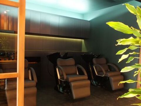 【三ノ宮】≪正社員・業務委託から選択！≫≪完全歩合制≫お休みや勤務時間も相談OKで働きやすい環境！スタッフ同士の繋がりも大切にしているサロンです！「Apiuz Hair三宮（アピューズヘアーサンノミヤ）」からスタイリスト（美容師）の求人☆★