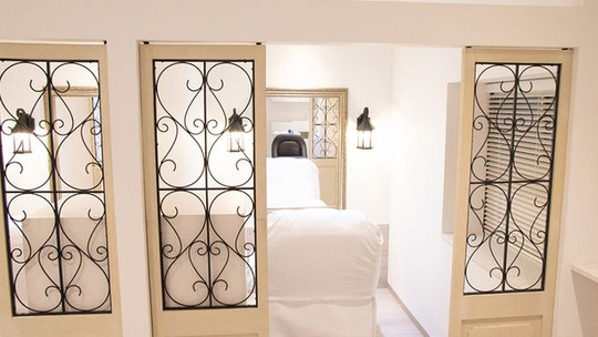 【白楽】≪未経験OK・髪色ネイル自由・社会保険完備≫流行に敏感で、最新の技術も取り入れています！それぞれの生活スタイルに合わせた働き方ができる「Luxe eyelash＆beauty 白楽店（リュクスアイラッシュアンドビューティーハクラクテン）」からアイリスト（まつげエクステ・まつげパーマ・アイブロウ）の求人☆☆