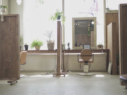 【和歌山市駅】≪社会保険完備≫≪月8日休み≫≪年2回5〜7日の長期休暇あり!!≫お店のデザインや小物など細かい部分にとことんこだわりが詰まったサロン「lanugo（ラヌゴ）」からアシスタント（美容師）の求人☆★☆