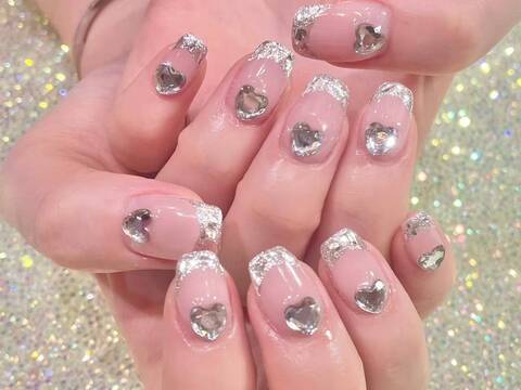 【心斎橋】≪社会保険完備≫≪経験者の募集≫≪実働8時間≫ポップでかわいいデザインが大人気！アートが得意という方におすすめのサロン！今までの経験を活かしてプロのネイリストとして活躍しませんか 「Me nail（ミイネイル）」からネイリスト（ネイル）の求人★☆★