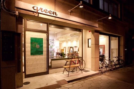 【玉造】≪完全週休2日制≫≪有給休暇あり≫≪社会保険完備≫ハイエンドカジュアルをコンセプトにデザイン＋素材美を活かしたスタイルを発信する人気ヘアサロン！高い技術を学び売れるスタイリストを育成しています！「green 上町店（グリーンウエマチテン）」からアシスタント（美容師）の求人☆★