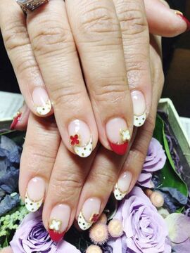 【蛍池】≪日祝定休！≫≪扶養内での勤務ももちろん可能！≫≪週2日〜の勤務OK！≫働きやすく、スタッフさんもいい方ばかりのアットホームサロン「La.Grace（ラグラース）」からネイリスト（ネイル）の求人☆☆