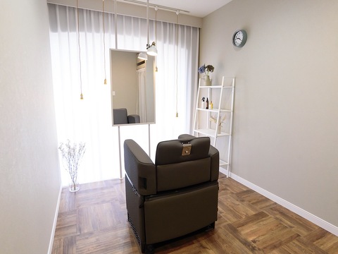 【高の原】≪時短勤務もOK！≫≪完全個室≫≪完全週休2日制＆社会保険完備≫≪頭皮ケアや髪質改善に注力≫スタイリストオンリーサロン！営業時間18時まで＆平均退社は17時！早い日には16時に退勤可能！完全個室の高単価サロンでお客様とじっくり関わっていくことができます！「atelier RICO奈良高の原店（アトリエリコナラタカノハラテン）」からスタイリスト（美容師）の求人☆☆