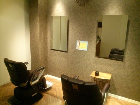 【JR長浜】≪月8,9日休み≫≪社会保険完備≫≪二年目から月に1回土日休みOK≫レディースブース、メンズブースが分かれているのがおすすめポイントです！「LUCIDO STYLE BARRETTA（ルシードスタイルバレッタ）」からスタイリスト（美容師・理容師）の求人★☆