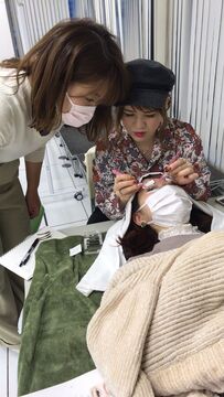 【烏丸】レア求人★完全週休2日・土日固定休み！月給22〜25万円★社保兼備★アイラッシュ講師補助のお仕事 講師としても活躍できるチャンス！全国各地のアイラッシュを学びたいと思っている方のお手伝いをしませんか ♪”EYE STUDIO（アイスタジオ）”アイリスト（アイデザイナー・まつ毛エクステ）の求人★★