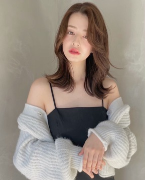 【新宿】◆社会保険完備・入客チャンス多数・選べる雇用形態◆他サロンはもちろんのこと、他業種よりも高収入を実現できる！美容師の地位向上を掲げるサロンです！自分だけの強みを作れる「Ameri 新宿（アメリシンジュク）」からスタイリスト（美容師）の求人☆★