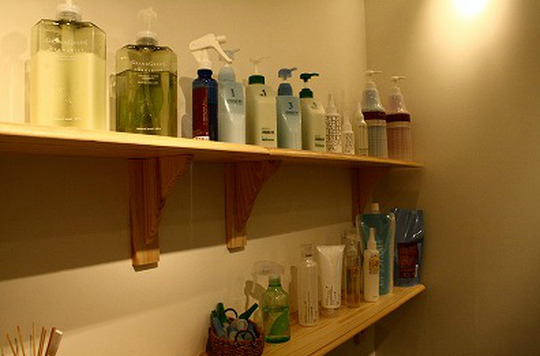 【川西】≪月給25万円＋歩合給≫《完全週休2日制》≪土日休み相談OK≫正社員でも週休2〜3日制や時短勤務など相談可能です♪地域密着型サロン“Supris hair(サプリスヘアー)”からスタイリスト（美容師）の求人です★☆