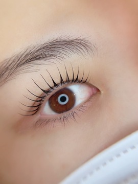 【池袋】≪土日休み習得可能≫≪月8,9日休み≫≪未経験・新卒可能≫≪完全マンツーマン施術≫20代中心のアットホームなサロン。オシャレを楽しみながら、仲間と一緒にスキルアップできる環境！「L'aube 2nd（ローブセカンド）」からアイリスト（まつげエクステ・まつげパーマ・アイブロウ）の求人☆☆