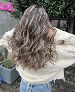 【表参道】≪平均月給80万円≫≪月8～10日休み≫SNSにて話題沸騰中！髪質改善とハイライトがウリの人気サロン！「Dimo＆ 表参道（ディモアンドオモテサンドウ）」からスタイリスト（美容師）の求人☆★