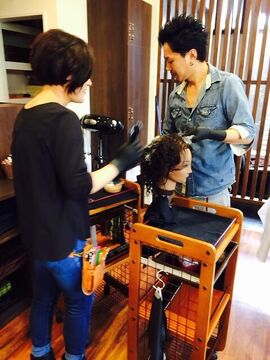 【有安】≪完全週休2日制≫≪社会保険完備≫充実した福利厚生なので一社で長くお仕事頑張りたい方にオススメ！地域密着型＆技術にこだわりアリのヘアサロン「Sweet’s of hair（スウィーツオブヘアー）」からアシスタント（美容師）の求人☆★☆