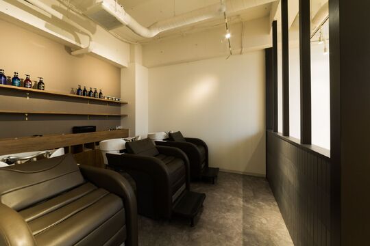 【文の里】≪定着率91％≫≪社会保険完備の日祝定休≫≪企業型iDeCoへ加入できる！≫平均月収30万円以上！営業後のレッスンも無いのでプライベートも充実！「Rema by emt（レーマバイエント）」からスタイリスト（美容師）の求人☆☆