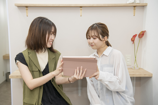 【亀戸】≪社会保険完備≫≪服装ネイル髪色自由≫≪有給休暇あり≫≪独立・開業支援あり≫≪産休育休実績あり≫8割以上のスタッフが未経験での入社！充実の研修制度があるのでサロンワーク経験が無くても安心して技術を学べます「lia 亀戸店（リアカメイドテン）」からアイリスト（アイデザイナー・まつ毛エクステ）の求人☆☆