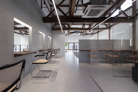 【久留米】≪社会保険完備≫≪完全週休2日制≫≪20時までに退勤可能≫入客チャンス多数あり！最新のトレンドとナチュラルなスタイルを提供しているサロン「KEEDA（キーダ）」からスタイリスト（美容師）の求人☆★