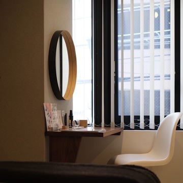 【本町】≪美容師免許なくてもOK・アイブロウ専任OK≫≪未経験OK≫≪完全週休2日制≫≪社会保険完備≫≪実働8時間以下≫≪髪色自由・ネイルOK≫≪土日休み相談可能≫≪営業時間内レッスン≫ご経験がある方はもちろん、未経験の方でもしっかりと活躍して頂ける環境です！「Mond 御堂筋店（モーントミドウスジテン）」からアイリスト（まつげエクステ・まつげパーマ・アイブロウ）の求人☆★