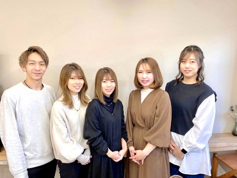 【車折神社】≪積極採用中≫≪完全週休2日制≫≪社会保険完備≫≪車通勤OK≫キャリアに応じて活躍できる環境！着付けを学んでいくこと可能！地域No1の愛されサロンresort for hair 嵯峨店（リゾートフォーヘアーサガテン）からスタイリスト（美容師）の求人★☆