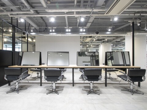 【池袋】◆撮影ブース完備◆業界屈指の集客力で顧客様がいない方でも安心！バックオフィスを設置しており、スタッフさん一人一人のセルフブランディングを確立！今日本で一番予約されている美容室「ALBUM 池袋店（アルバムイケブクロテン）」からスタイリスト（美容師）の求人☆★