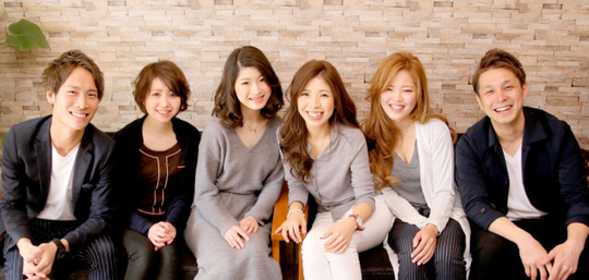 【扇町】◆完全週休2日制◆社会保険完備◆営業時間内レッスンOK◆自分のペースで着実に成長できる環境がバッチリ整っています！スタッフさん想いの温かいサロン「H 天神橋店（エイチテンジンバシテン）」からアシスタント（美容師）の求人☆★☆