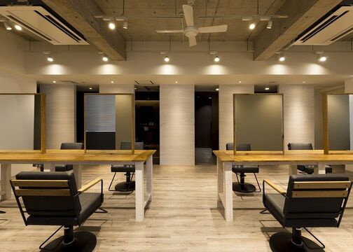 【横浜駅】≪社会保険完備★完全週休二日制≫正社員と業務委託を選べる嬉しいシステム♪お客様とは基本マンツーマンで入客していくので、じっくり関わって行けますよ★N la nature（エヌラナチュール）からスタイリスト（美容師）の求人★☆