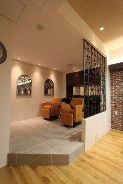 【金剛】月間休日8日！！スタッフさんの働きやすい環境づくりを何よりも考えてくれるお洒落でモダンなオーナーズサロン「Arbre（アルブル）」からアシスタント（美容師）の求人☆☆