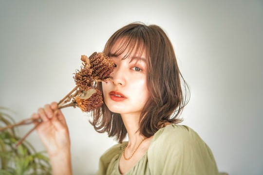 【溝の口】≪自社アカデミー完備≫≪集客力に自信アリ≫≪最短1年でデビュー可能≫≪社会保険完備≫トレンドを取り入れたメニューがウリの人気サロン！教育にも注力しており、ハイレベルな美容師が目指せる環境です。「grow 溝の口（グロウミゾノクチ）」からアシスタント（美容師）の求人★☆