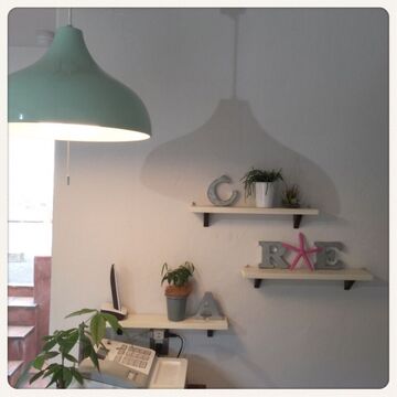 【学研奈良登美ヶ丘】≪毎週日曜定休≫土曜日出勤できる方は大歓迎！ブランクのある方も相談OKです！髪に優しいものを扱う隠れ家サロンCREA（クレア）からアシスタント（美容師）の求人☆☆