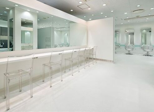 【錦糸町】＜完全週休2日制＞＜社会保険完備＞全国に展開するサロン☆充実の教育体制があるので無理なく美容師を続けてもらえる環境があります！プライベートも充実可能♪TAYA アルカキット錦糸町店（タヤアルカキットキンシチョウテン）からアシスタント（美容師）の求人☆★