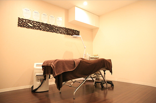 【御徒町】◆日曜定休！・完全週休2日制・有給休暇あり・髪色、髪型自由◆未経験でも安心の研修体制！モデルもサロン側で用意していただけるので安心です！プライベートも大切にできるサロンCoquille（コキーユ）からアイリスト（アイデザイナー・まつ毛エクステ）の求人☆☆