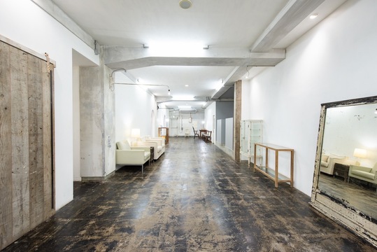 【小倉】≪社会保険完備・土日の希望休OK・駐車場完備・営業中のレッスンOK・デザインカラーが人気≫薬剤にもこだわり一人ひとりに寄り添った施術ができます！男女問わずお洒落な世代から大人気の高単価サロン「MAAAAAC（マーシー）」からアシスタント（美容師）の求人☆★