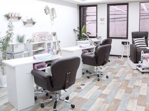 【三ノ宮】≪20時までに退勤可能≫≪リピート率が高い≫≪フレキシブルに働ける≫自分のライフスタイルに合わせた働き方ができます！技術推しのサロンなので、リピーターが多いのも魅力です「Bella Stella（ベラステラ）」からネイリスト（ネイルサロン）の求人★☆★